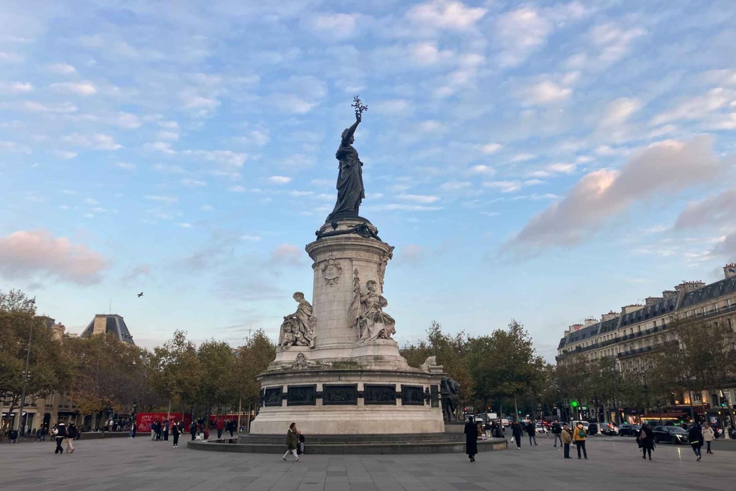 Parijs: Wandeltour met gids door de wijk Le Marais met proeverijen