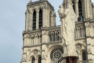 Paris : visite à pied sur le thème des légendes et des mystères avec un guide local