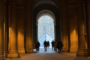 Paris : visite à pied sur le thème des légendes et des mystères avec un guide local