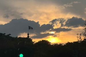 Paris : visite à pied sur le thème des légendes et des mystères avec un guide local