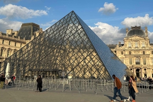 Paris : visite à pied sur le thème des légendes et des mystères avec un guide local
