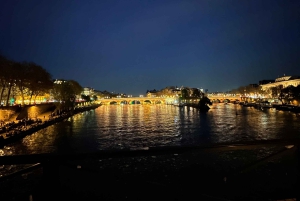 Paris : visite à pied sur le thème des légendes et des mystères avec un guide local