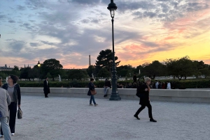 Paris : visite à pied sur le thème des légendes et des mystères avec un guide local