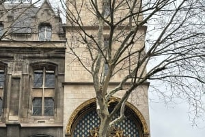 Paris : visite à pied sur le thème des légendes et des mystères avec un guide local