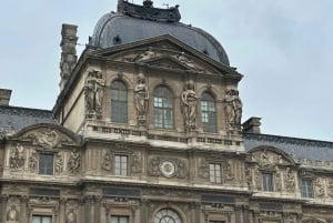 Paris : visite à pied sur le thème des légendes et des mystères avec un guide local