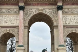 Paris : visite à pied sur le thème des légendes et des mystères avec un guide local