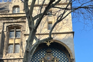 Paris : visite à pied sur le thème des légendes et des mystères avec un guide local