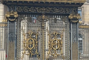 Paris : visite à pied sur le thème des légendes et des mystères avec un guide local