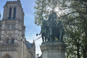 Paris : visite à pied sur le thème des légendes et des mystères avec un guide local