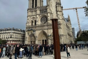Paris : visite à pied sur le thème des légendes et des mystères avec un guide local