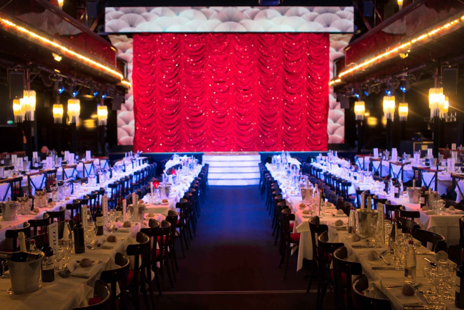 Paris: 'L'Oiseau Paradis' Cabaret Show with Lunch and Drinks