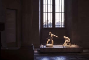 Paris: Louvre Tickets and Highlights Tour with Mona Lisa