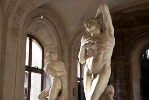 Paris: Louvre Tickets and Highlights Tour with Mona Lisa