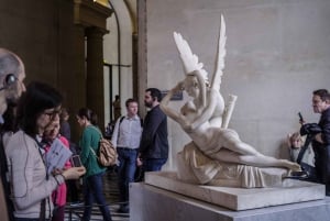 Paris: Louvre Tickets and Highlights Tour with Mona Lisa