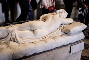 Paris: Louvre Tickets and Highlights Tour with Mona Lisa