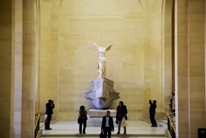 Paris: Louvre Tickets and Highlights Tour with Mona Lisa