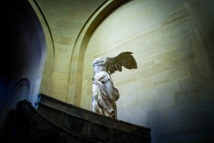 Paris: Louvre Masterpieces Tour with Pre-Reserved Tickets