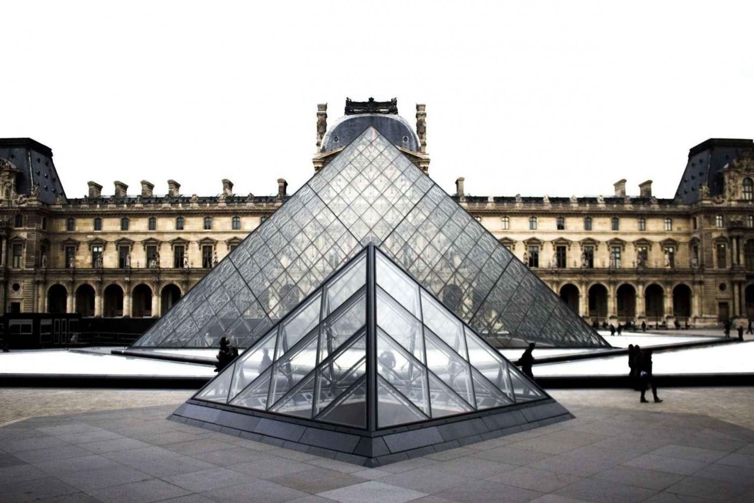 Paris: Louvre Museum Ticket with Optional Hosted