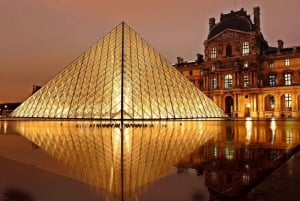 Paris: Louvre Museum Ticket with Optional Hosted