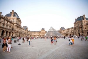 Paris: Louvre Museum Masterpieces Tour with Reserved Access