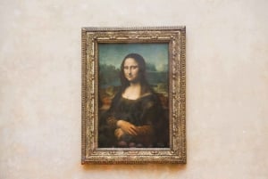 Paris: Louvre Museum Morning Tour with Reserved Access