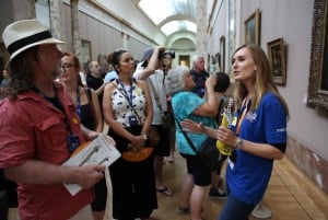 Paris: Louvre Museum Morning Tour with Reserved Access