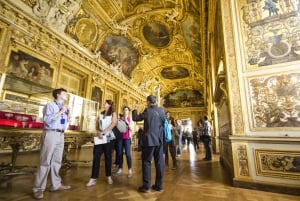 Paris: Louvre Museum Morning Tour with Reserved Access