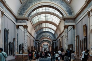 Paris: Louvre Museum & Optional 24-Hour Seine River Cruise