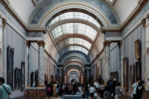 Paris: Louvre Museum & Optional 24-Hour Seine River Cruise