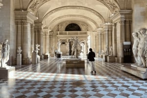 Paris: tour privado em família para crianças no Museu do Louvre