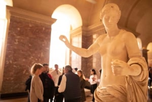 Pariisi: Louvre-museon yksityinen opastettu kierros Mona Lisalla
