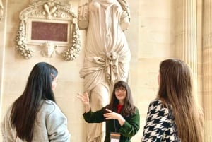 Paris: Louvre Museum Skip-the-Line Guided Tour with Artist