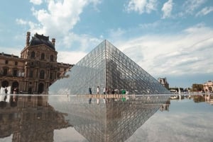 Pariisi: Louvre: Louvre-museo Puoliksi yksityinen opastettu kierros + pääsylippu