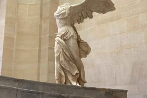 Pariisi: Louvre: Louvre-museo Puoliksi yksityinen opastettu kierros + pääsylippu