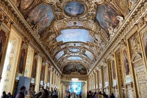 Pariisi: Louvre: Louvre-museo Puoliksi yksityinen opastettu kierros + pääsylippu