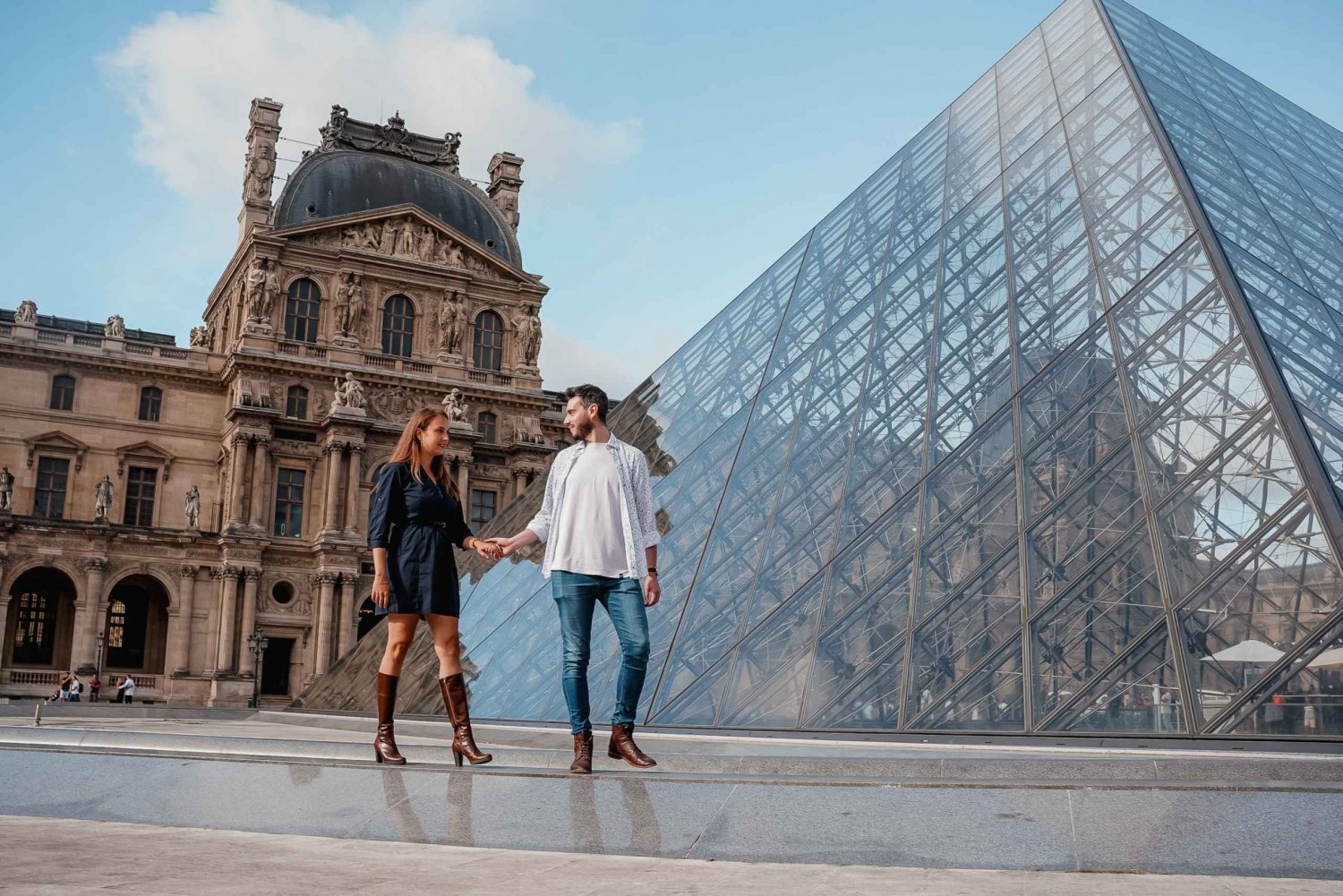 パリ：ルーブル美術館の写真撮影 in Paris
