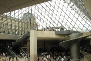 Париж: Частный семейный тур в Лувр для детей + зарезервированный вход