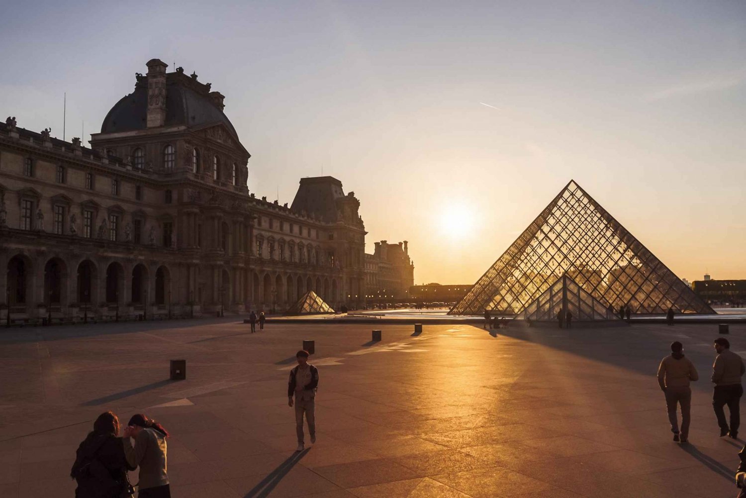 Paris: Skip-the-Line Louvre Highlights Tour with Mona Lisa