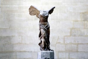 Paris: Louvre Treasure Hunt for Families and Kids