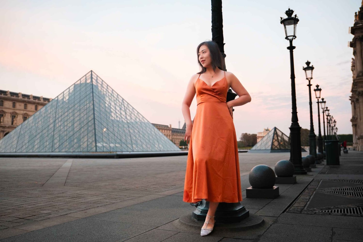 Paris: Luxury Photoshoot near the Eiffel Tower Photos in 24H