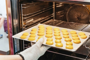 Париж: Кулинарный мастер-класс по приготовлению macarons с шеф-поваром патиссерии Noémie