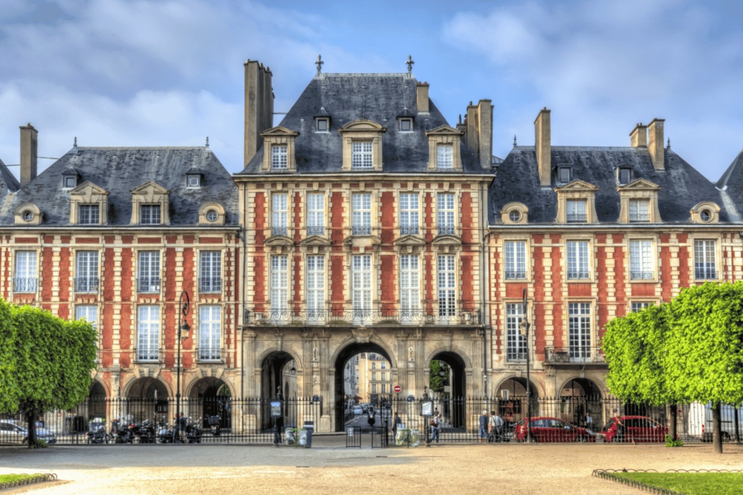 Paris: Marais District Walking Tour with a Local Guide