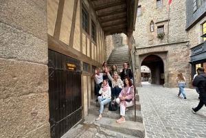 Pariisi: Michel päiväretki yksityisen kuljettajan kanssa.