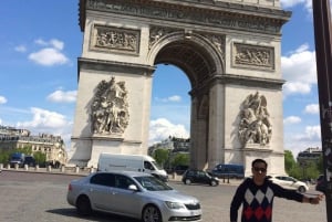 Paris: Montmartre, Champs Elysees, Trocadéro Walking Tour