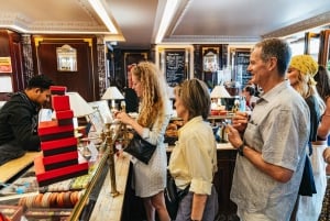 Paris: Montmartre Cheese, Wine & Pastry Guided Walking Tour
