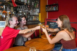 Paris: Champagne and Oysters Food Tour