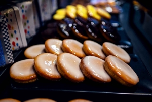 パリ：モンマルトルフードツアー（8種類以上のフードテイスティングとワイン付き）