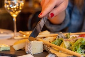 Paris: Montmartre Foodie Tour with Tastings