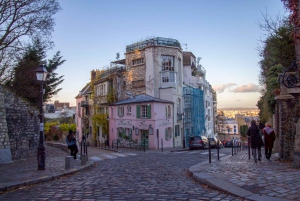 Paris: Montmartre Guided Walking Tour and Seine River Cruise