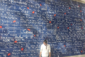 Paris: Montmartre Guided Walking Tour and Seine River Cruise